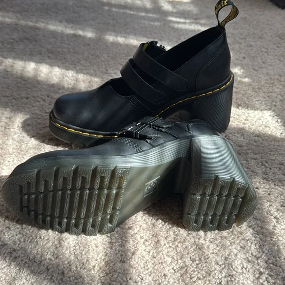 Dr. Martens Eviee- Women's 9 - Picture 11 of 16